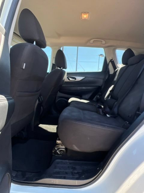 Used 2016 Nissan Rogue S AWD/4WD image 26