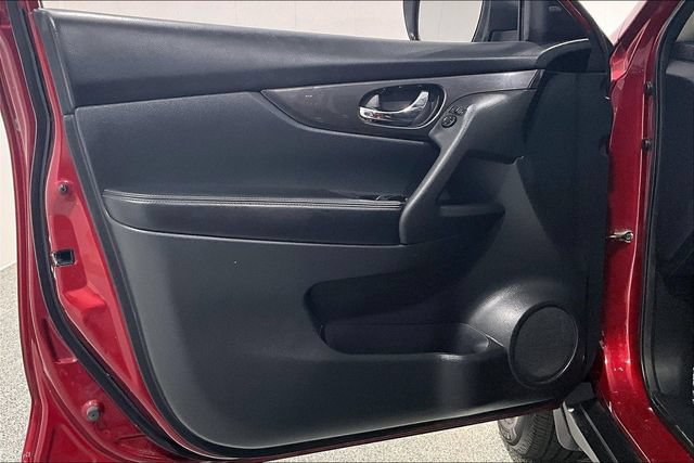 Used 2019 Nissan Rogue SV AWD/4WD image 25