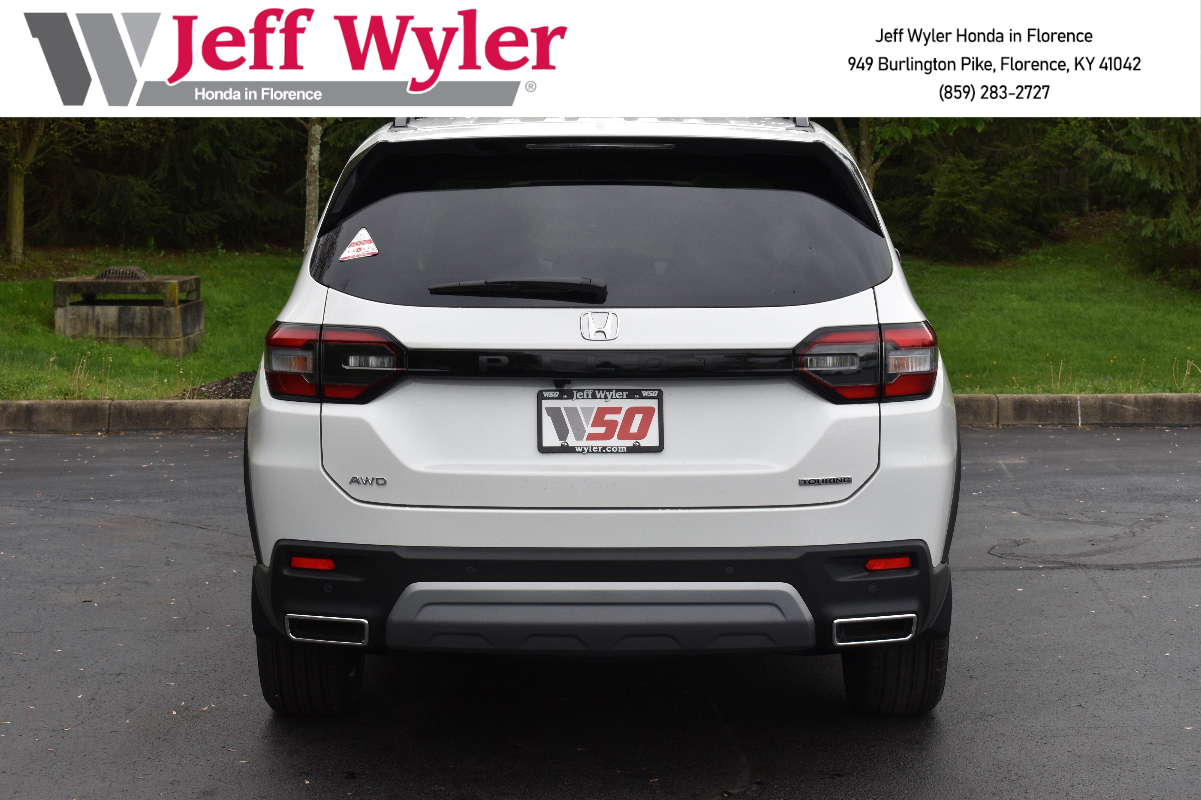 New 2025 Honda Pilot Touring image 7