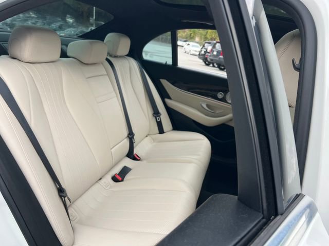 Used 2018 Mercedes-Benz E 400 4MATIC Sedan image 32