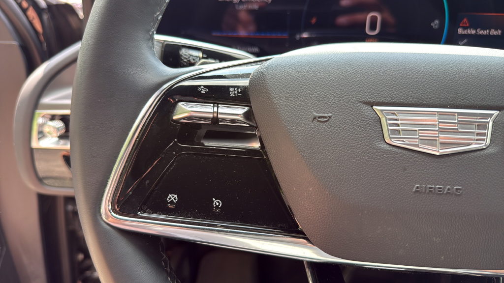 Certified 2024 Cadillac Lyriq Tech AWD/4WD image 31