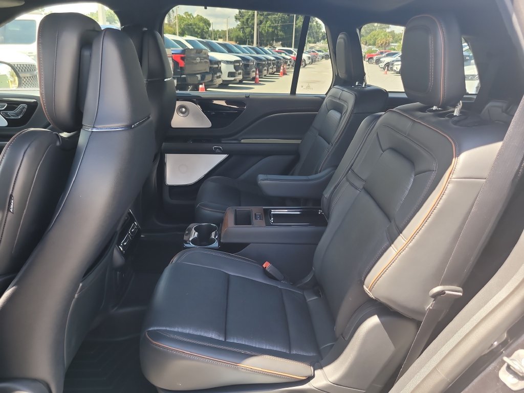 Certified 2025 Lincoln Aviator Black Label AWD/4WD image 12