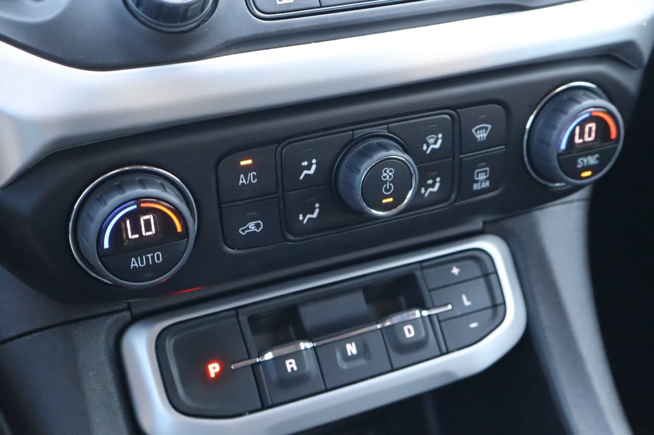 Used 2023 GMC Acadia SLT w/ Elevation Edition FWD image 28