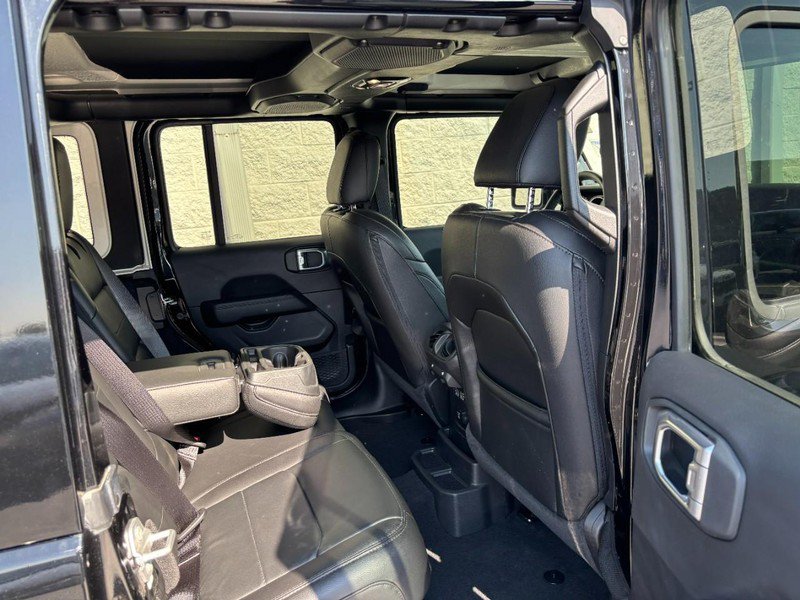 Used 2023 Jeep Wrangler Unlimited Sahara AWD/4WD image 12
