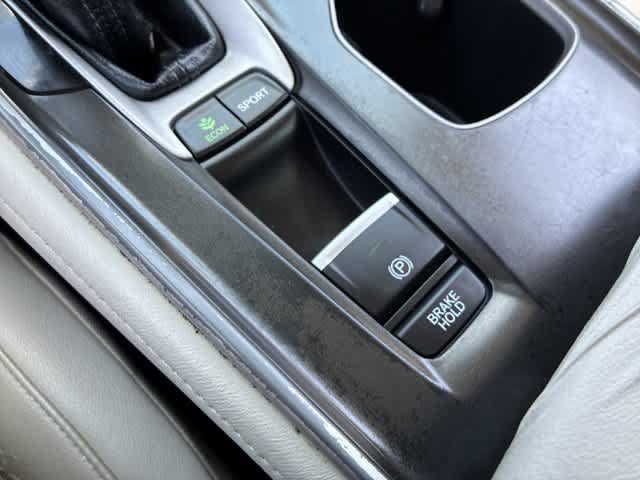Used 2018 Honda Accord Touring image 40