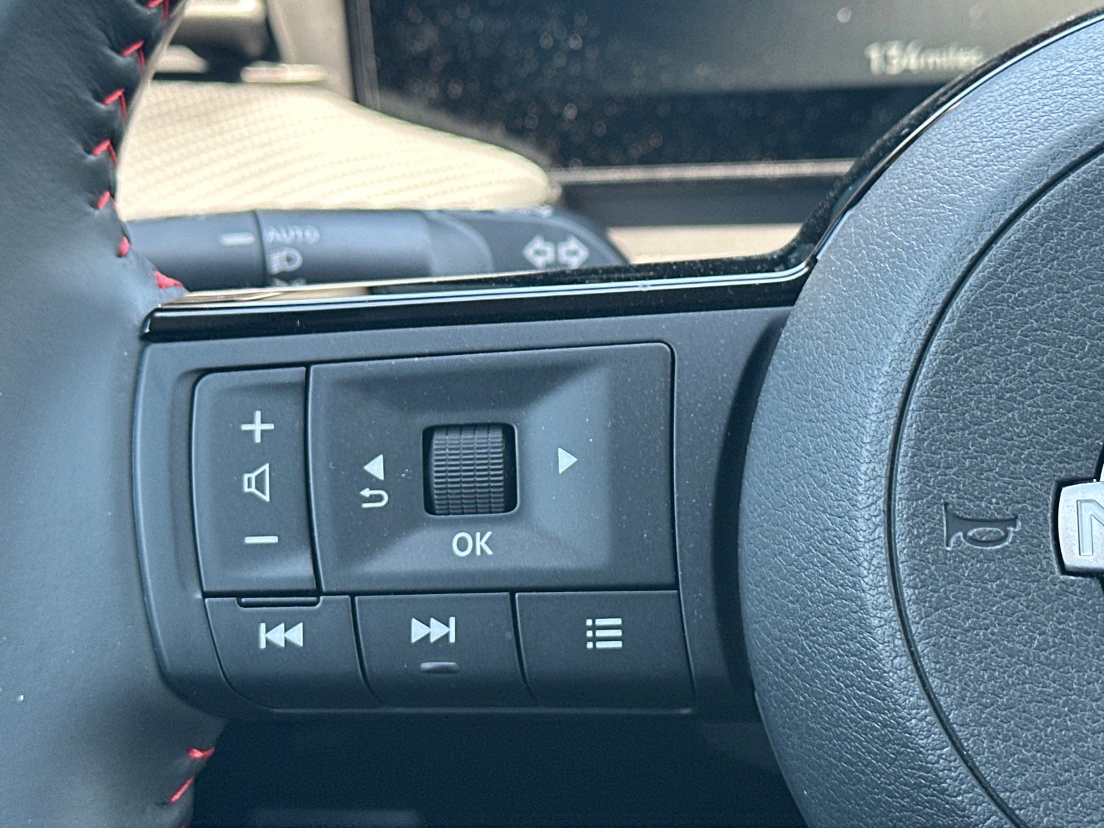 Used 2026 Nissan Kicks SR w/ Interior Electronics Package image 10