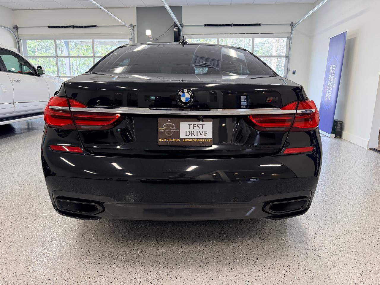 Used 2019 BMW 740i w/ M Sport Package RWD image 8