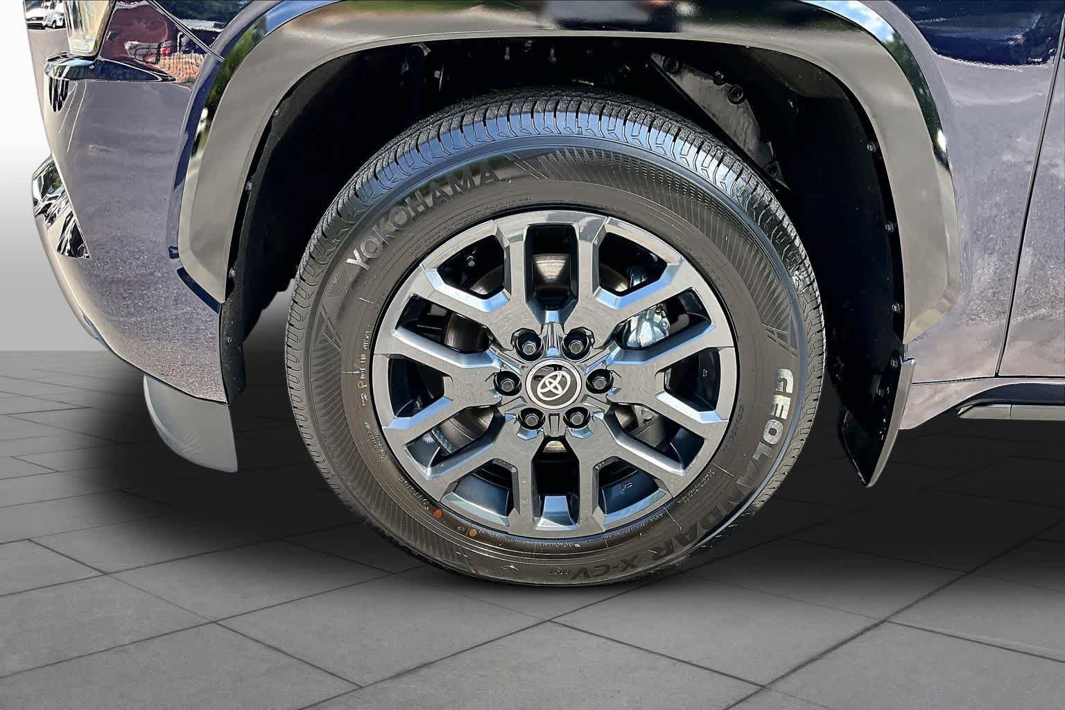 Certified 2025 Toyota Sequoia Platinum AWD/4WD image 11