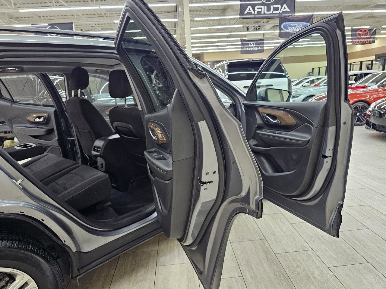 Used 2018 GMC Terrain SLE w/ Infotainment Package I image 14