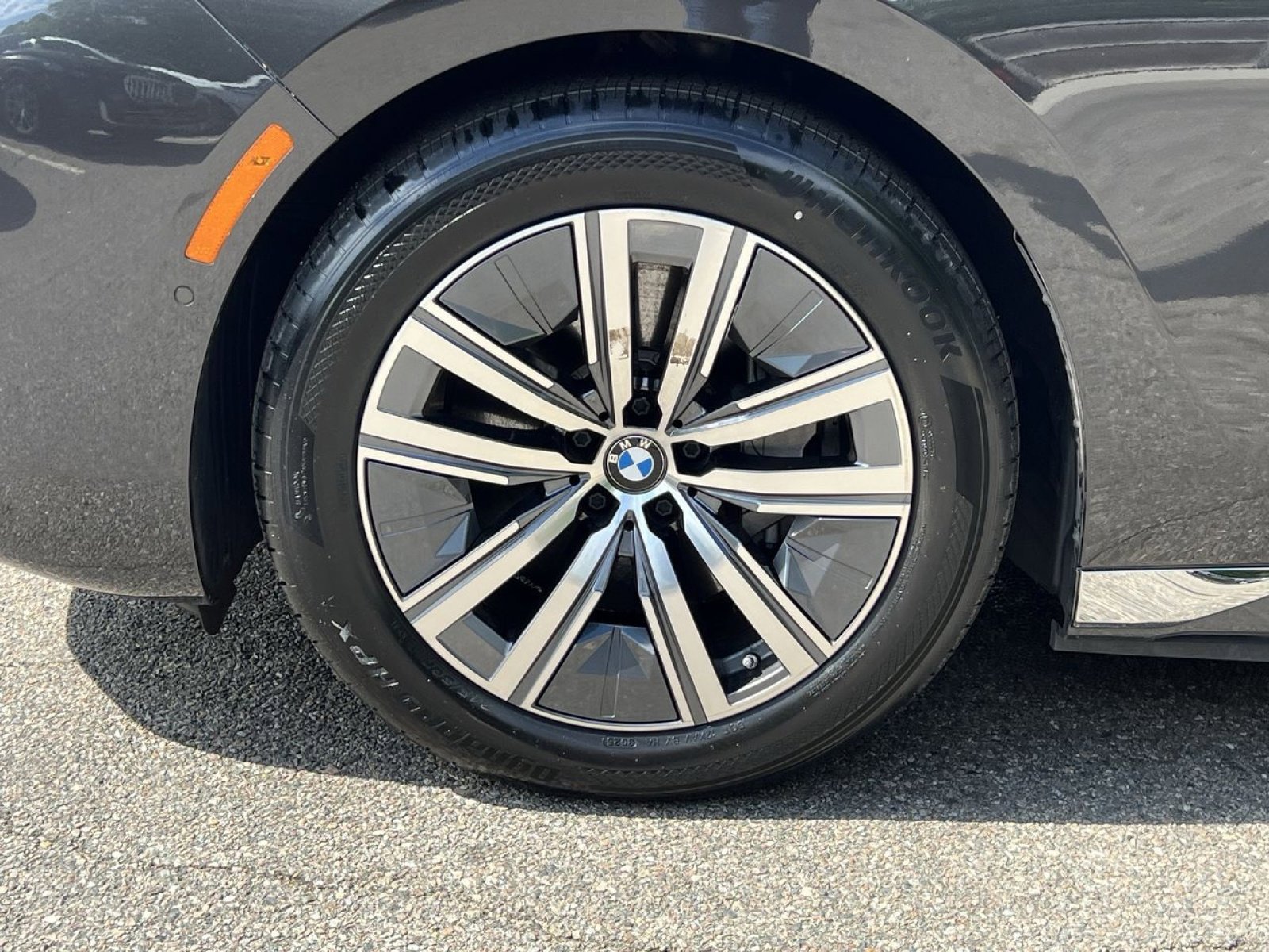Used 2024 BMW i7 xDrive60 RWD image 13