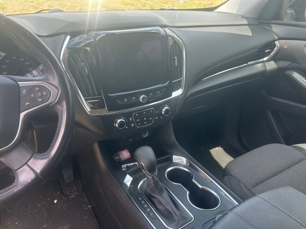 Used 2021 Chevrolet Traverse LT image 5