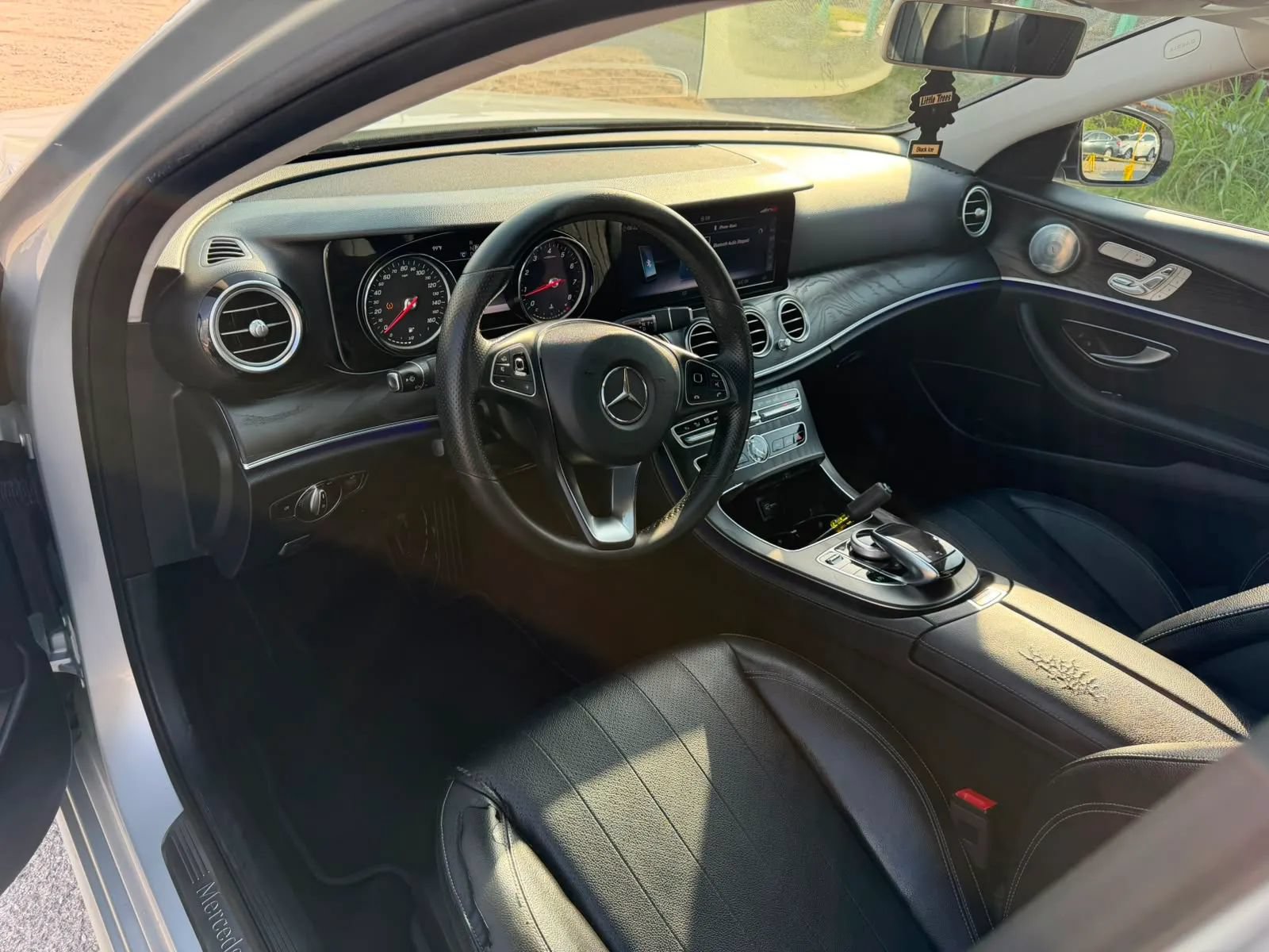 Used 2018 Mercedes-Benz E 300 image 8