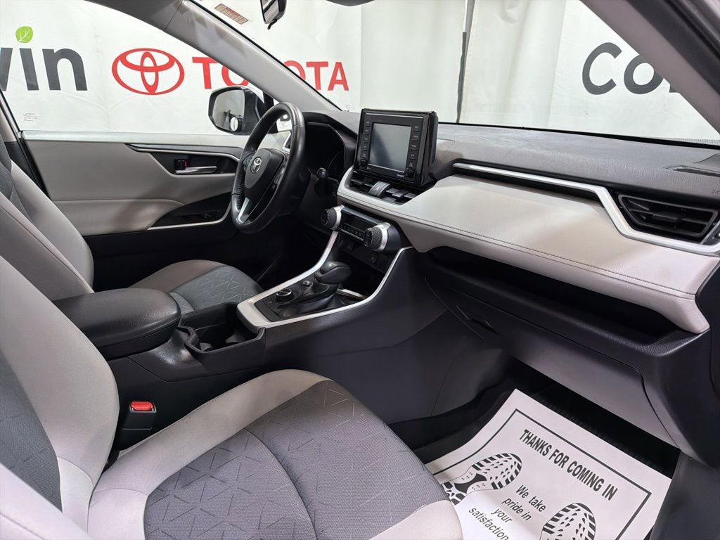 Used 2021 Toyota RAV4 XLE w/ XLE Grade Weather Package image 11