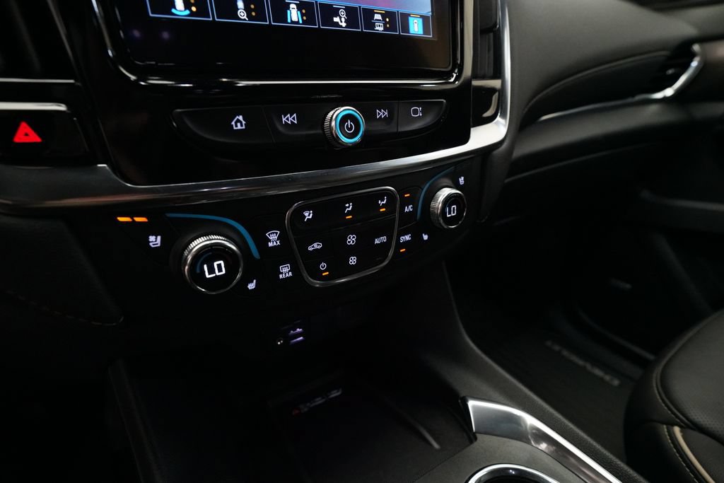 Used 2023 Chevrolet Traverse Premier AWD/4WD image 22