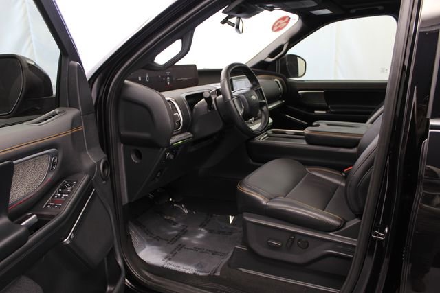 Used 2025 Ford Expedition Tremor AWD/4WD image 18