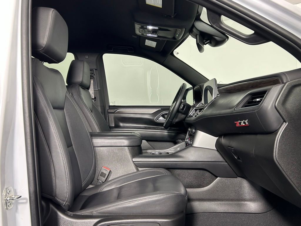 Used 2023 Chevrolet Tahoe Z71 w/ Luxury Package AWD/4WD image 11