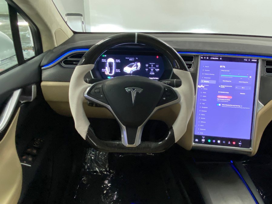 Used 2017 Tesla Model X 90D image 34