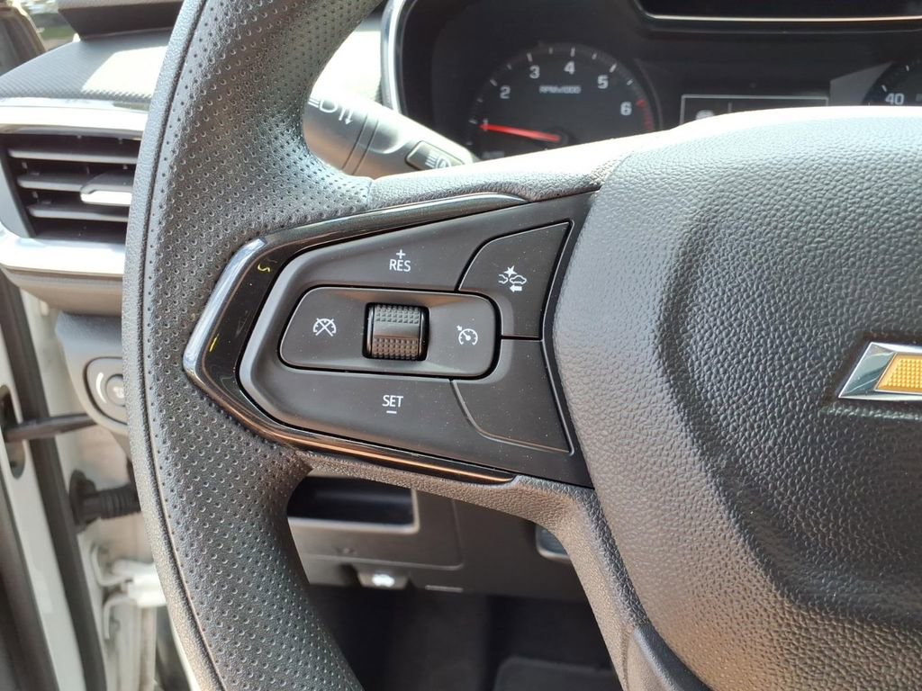 Used 2023 Chevrolet TrailBlazer LT FWD image 22