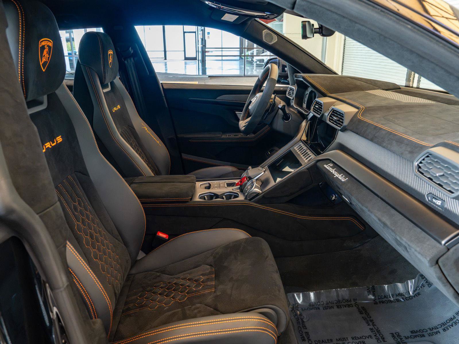Used 2024 Lamborghini Urus Performante AWD/4WD image 23