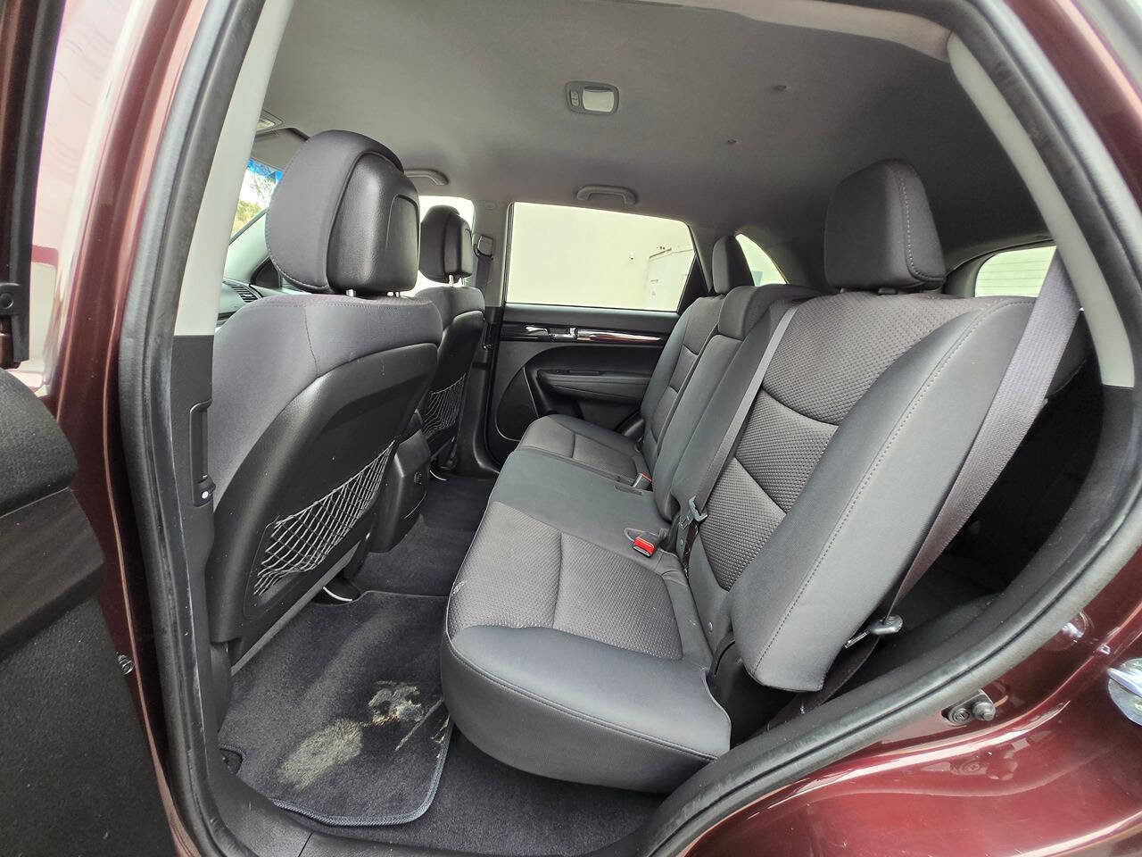 Used 2011 Kia Sorento LX w/ Convenience Pkg image 25