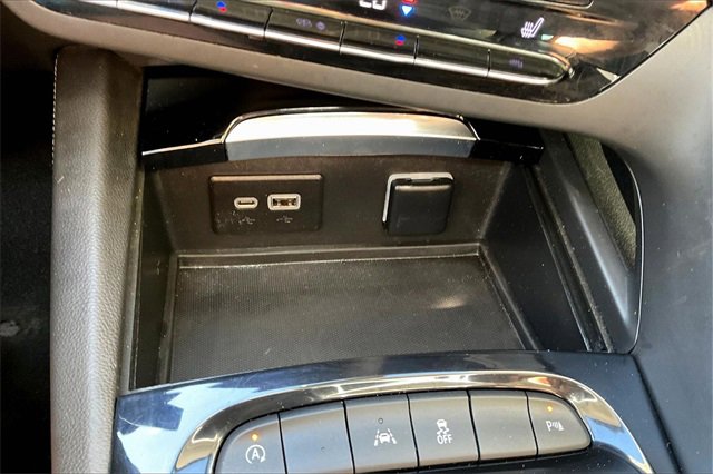 Used 2022 Buick Envision Essence w/ Safety Package image 28