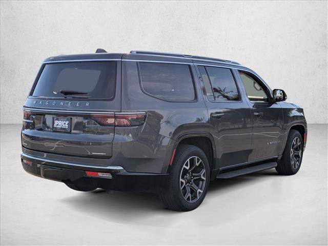 Used 2023 Jeep Wagoneer Series III w/ Preferred Equipment Group AWD/4WD image 5