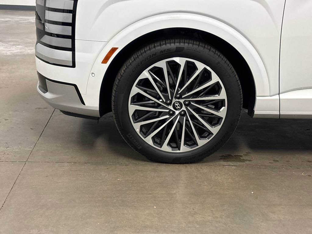 Used 2026 Hyundai Palisade Calligraphy image 9