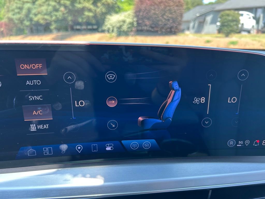 Used 2025 Cadillac Lyriq Sport RWD image 29