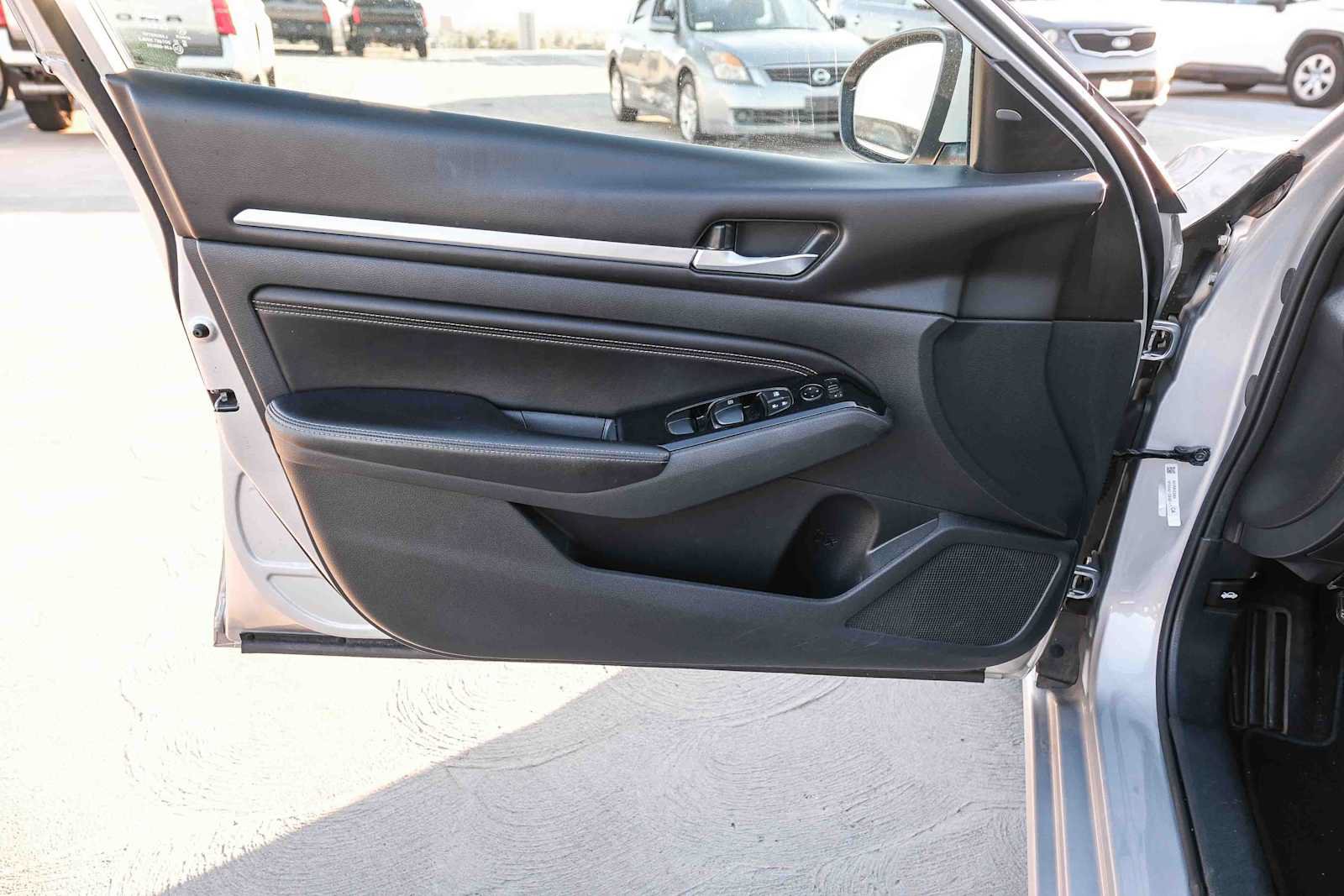 Used 2021 Nissan Altima 2.5 SV FWD image 23