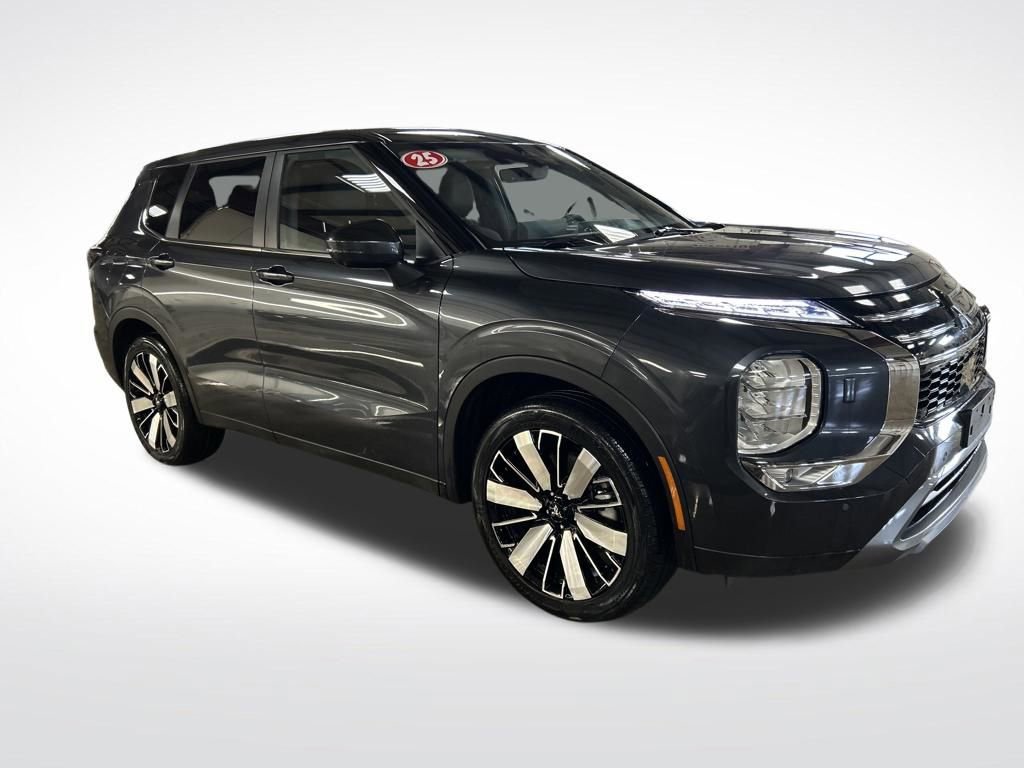 Used 2025 Mitsubishi Outlander SE AWD/4WD image 7