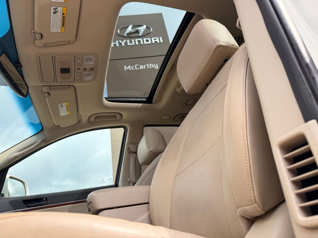 Used 2012 Hyundai Veracruz Limited w/ Entertainment Pkg image 11