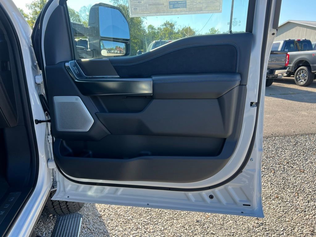 New 2026 Ford F350 Platinum w/ FX4 Off-Road Package image 22