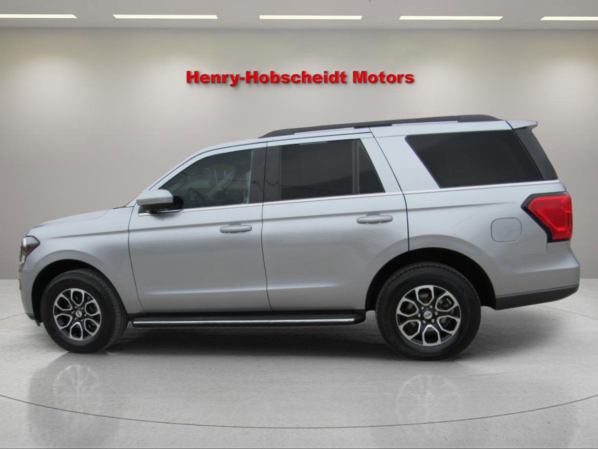 Used 2023 Ford Expedition XLT image 5