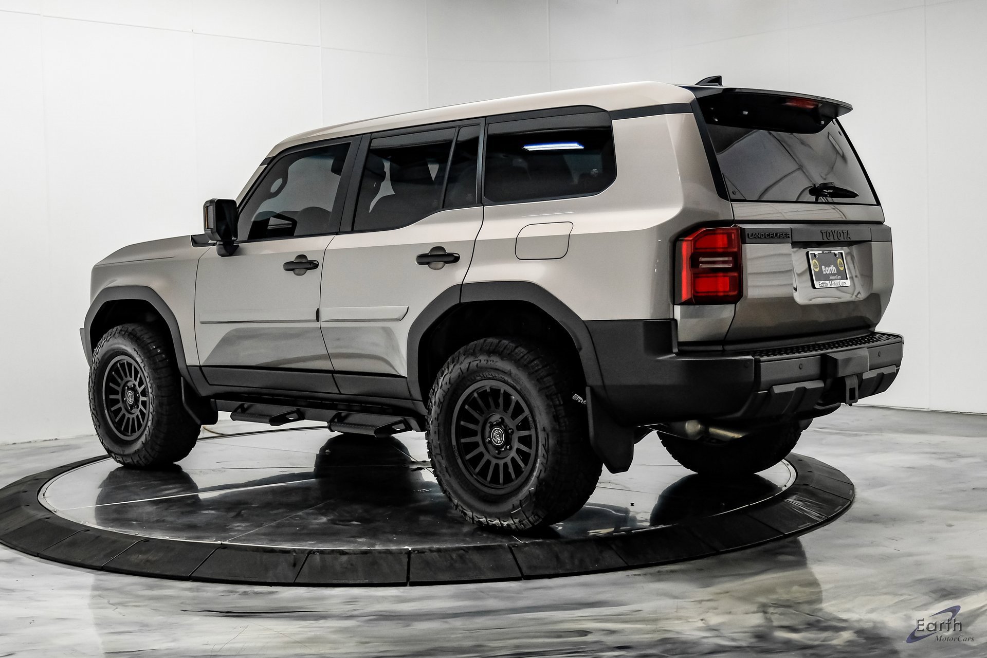 Used 2024 Toyota Land Cruiser image 8