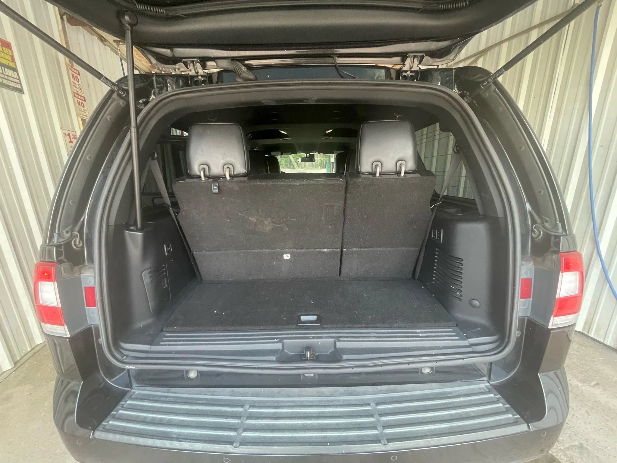 Used 2015 Lincoln Navigator 2WD image 19