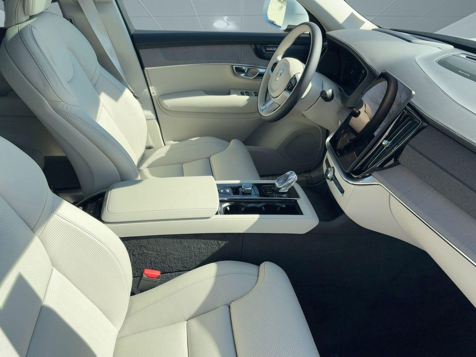 New 2026 Volvo XC90 T8 Ultra w/ Protection Package Premier image 30