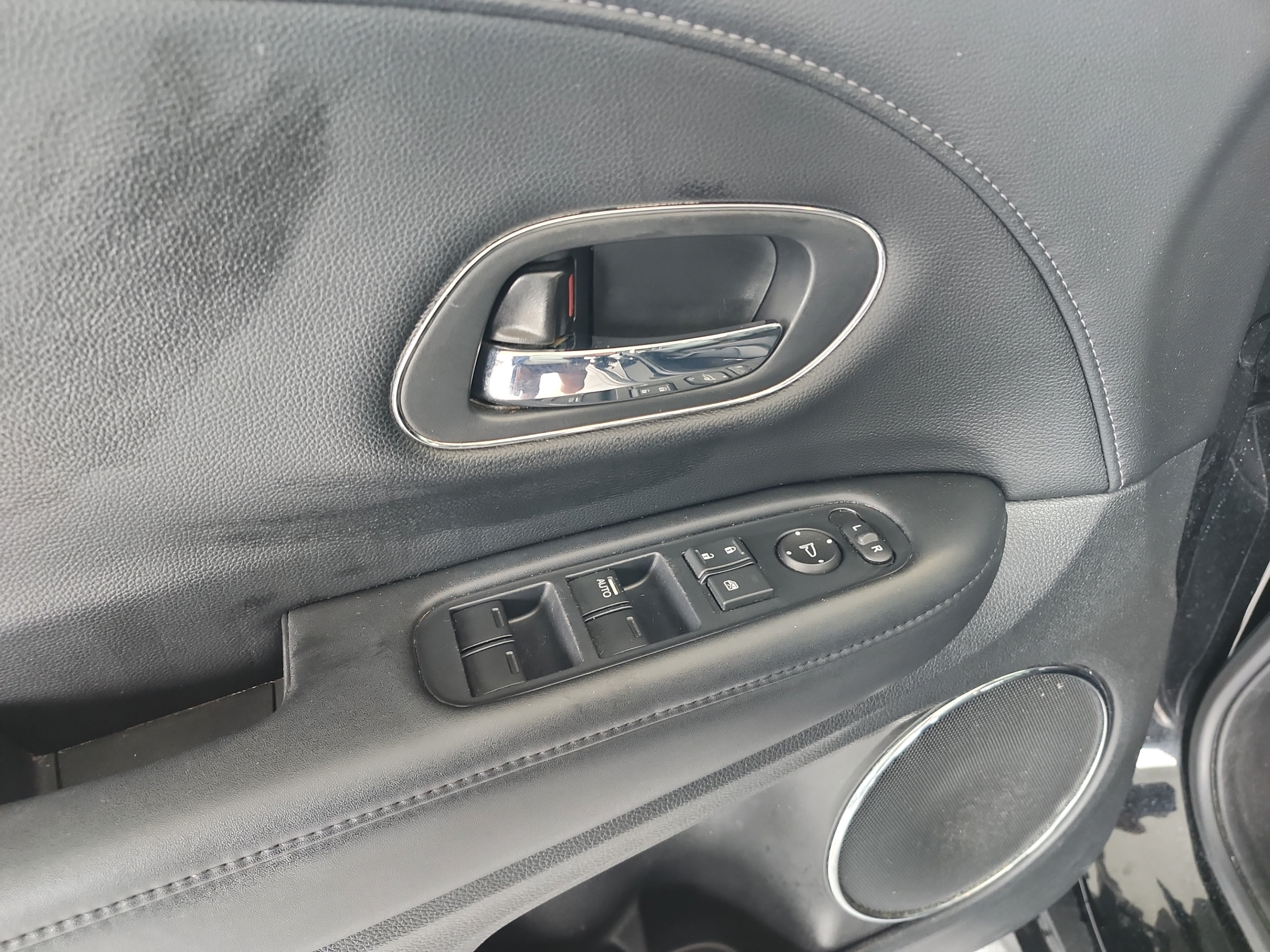 Used 2017 Honda HR-V EX-L image 18