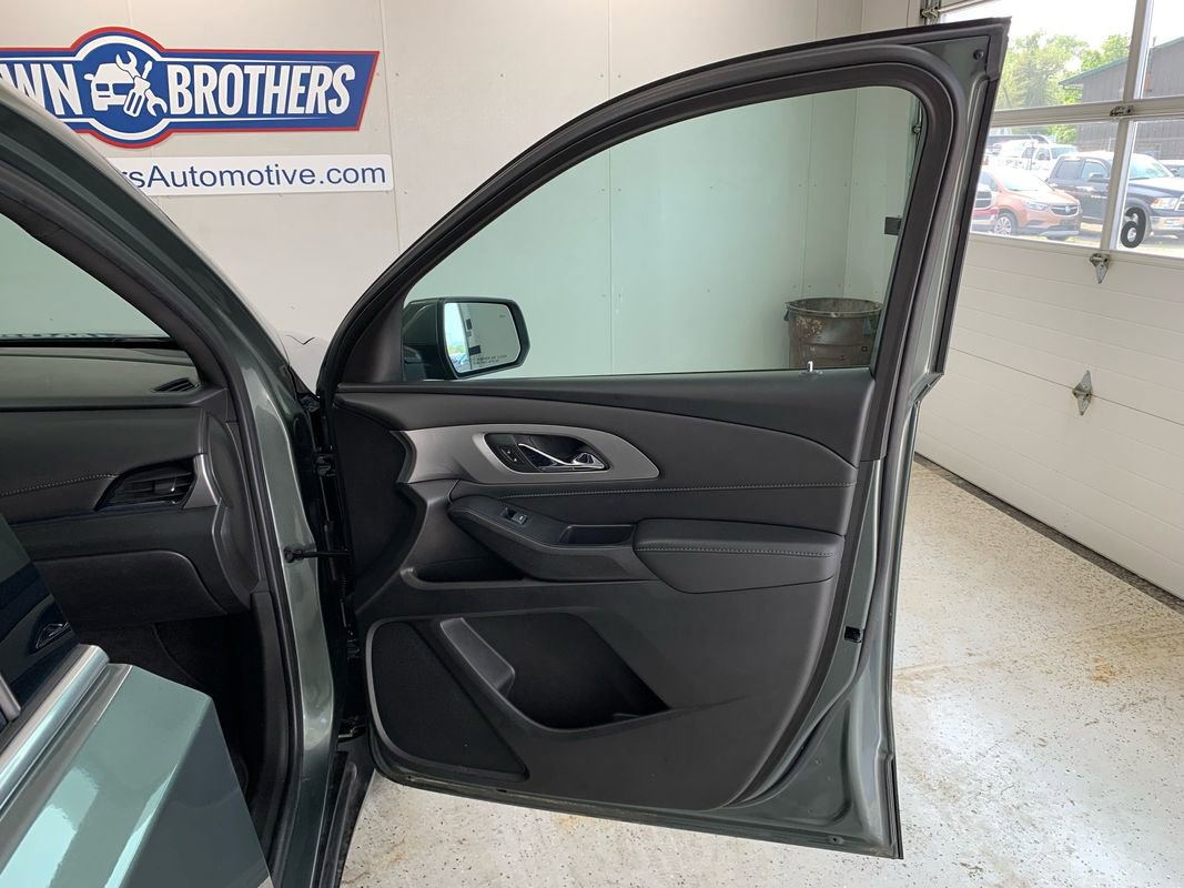 Used 2022 Chevrolet Traverse LT image 33