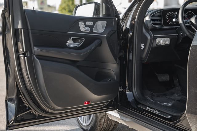 Certified 2025 Mercedes-Benz GLS 450 4MATIC image 41