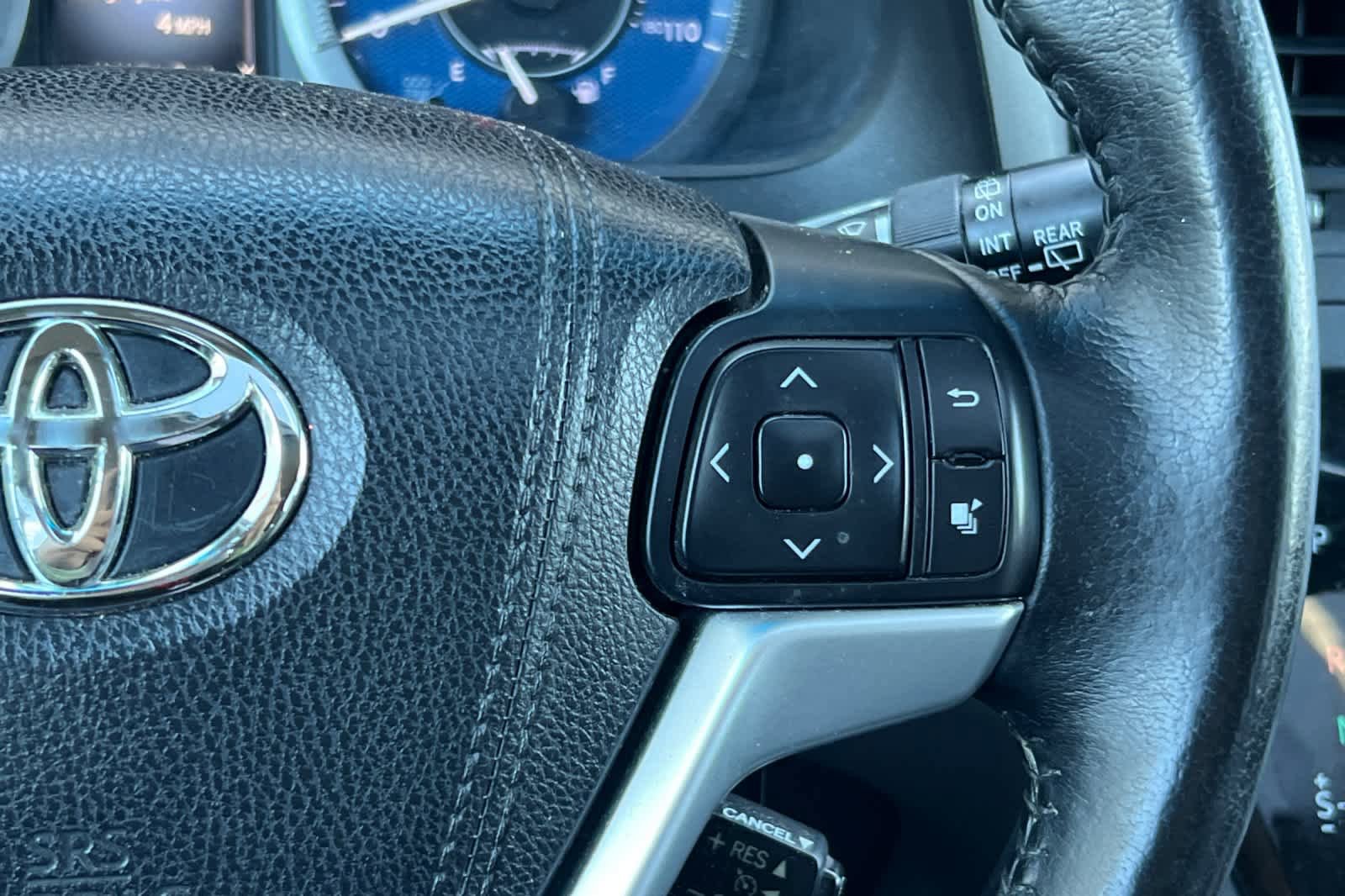 Used 2015 Toyota Sienna XLE FWD image 28