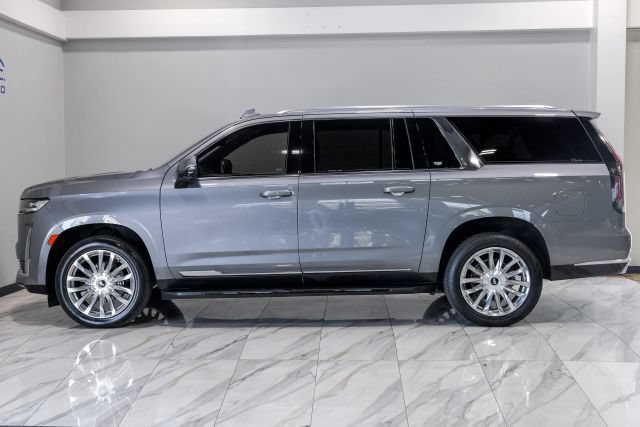 Used 2021 Cadillac Escalade ESV Premium Luxury AWD/4WD image 17