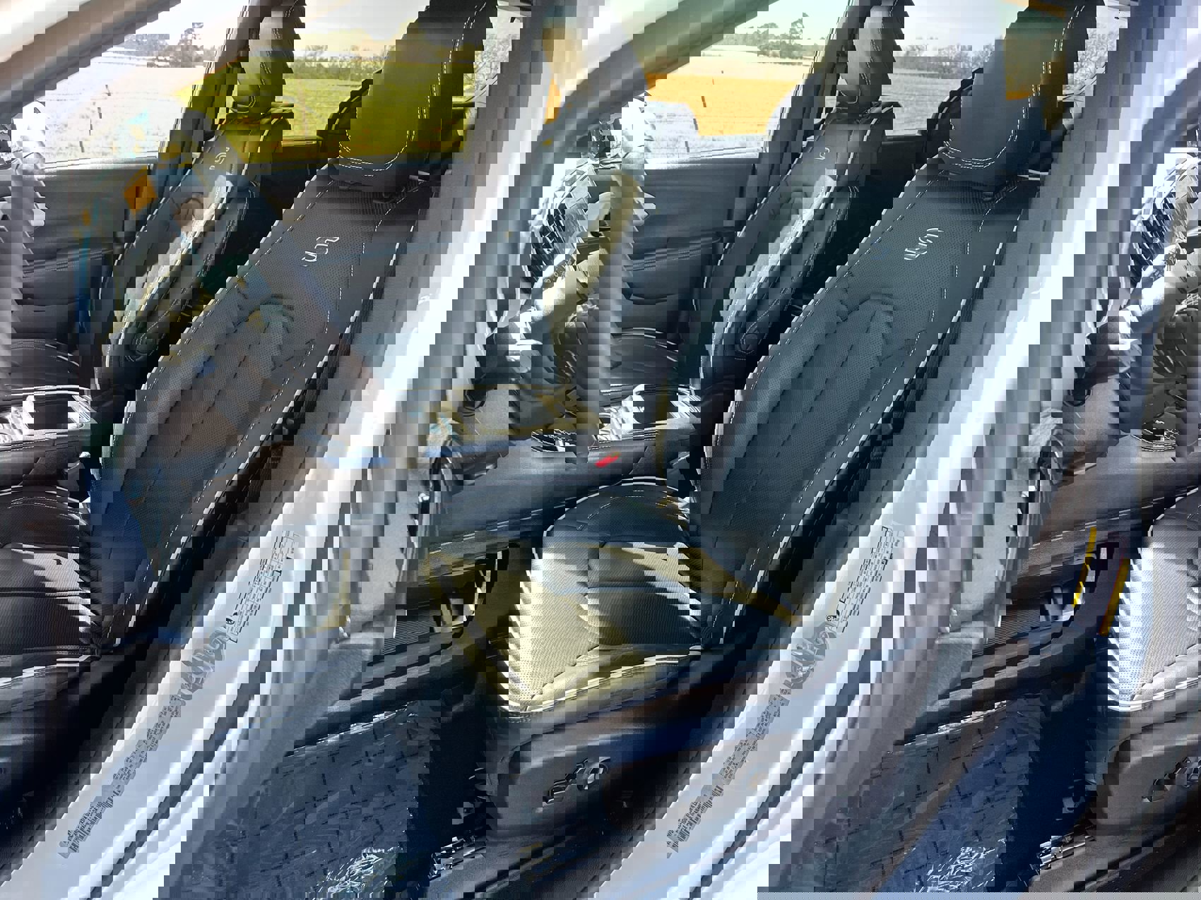 Used 2025 Chrysler Pacifica Limited image 11