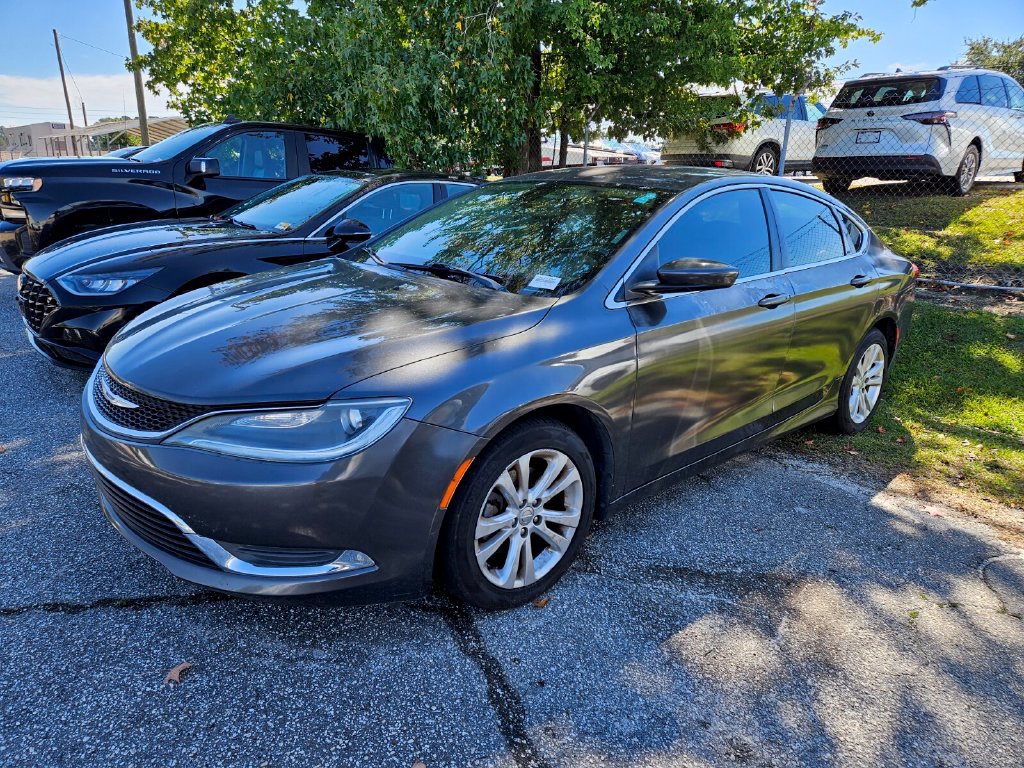Used 2015 Chrysler 200 Limited w/ Convenience Group FWD image 3
