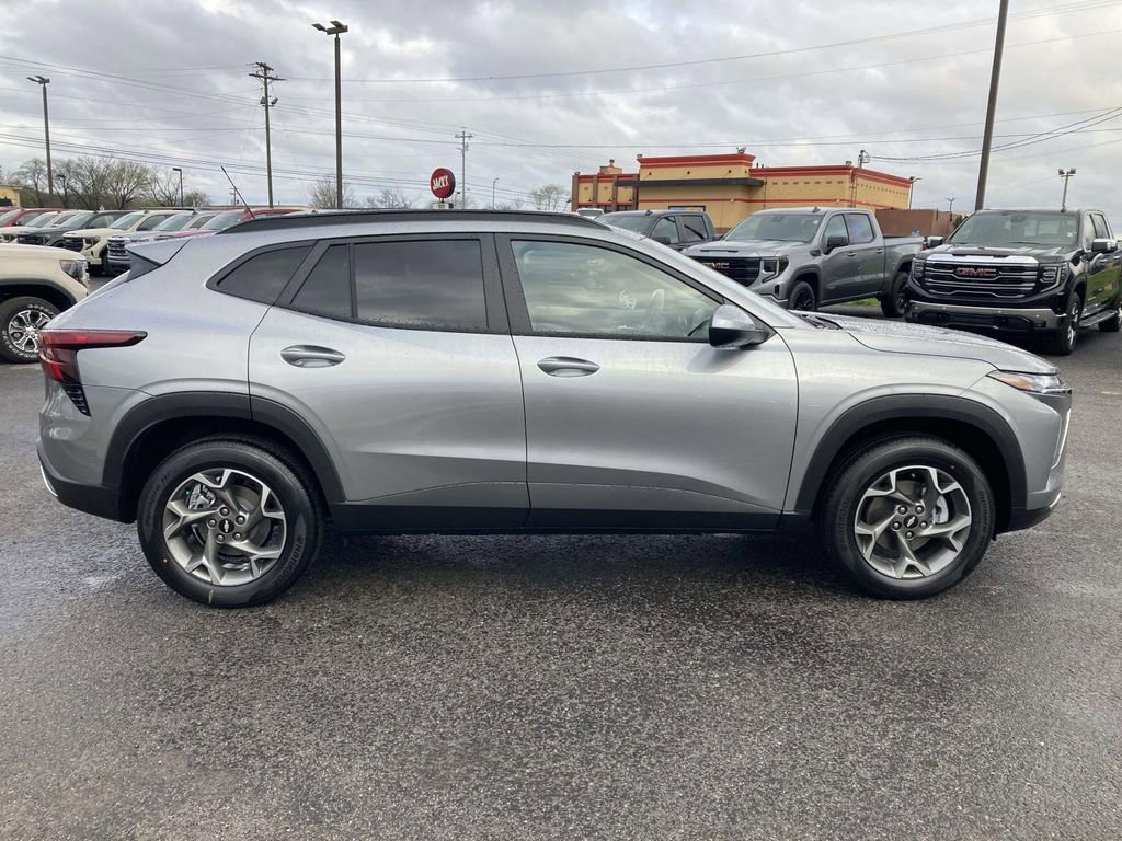 New 2026 Chevrolet Trax LT image 2