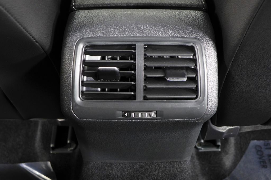 Used 2017 Volkswagen Golf S image 24