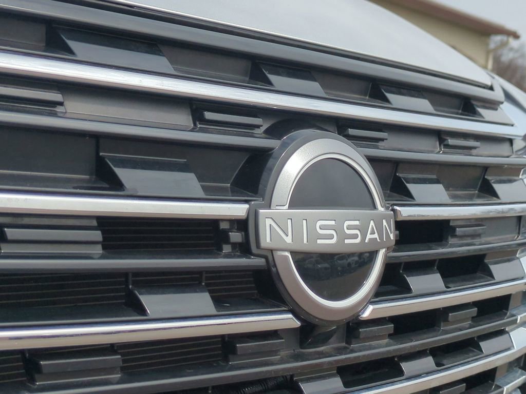 Used 2025 Nissan Rogue SV image 28