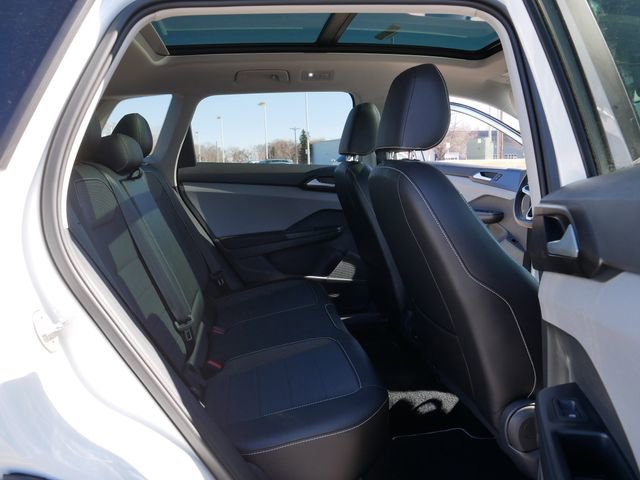 Certified 2023 Volkswagen Taos SE w/ Panoramic Sunroof Package image 19