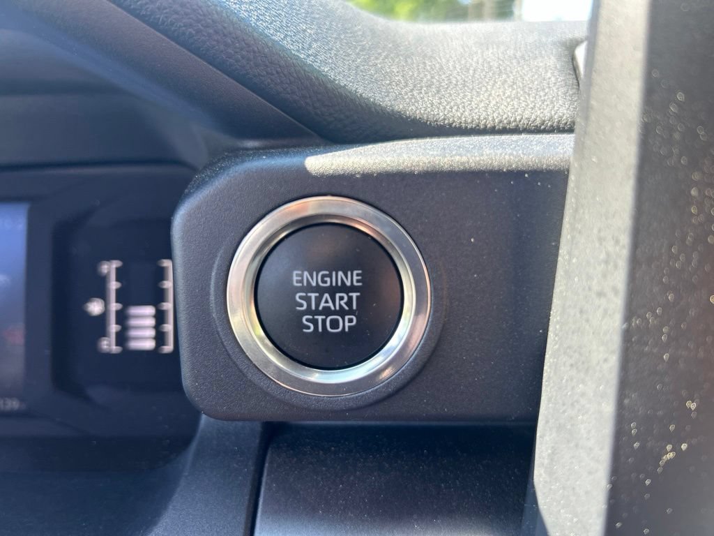 Certified 2025 Toyota 4Runner SR5 AWD/4WD image 24