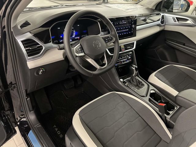 New 2026 Volkswagen Taos SE FWD image 13