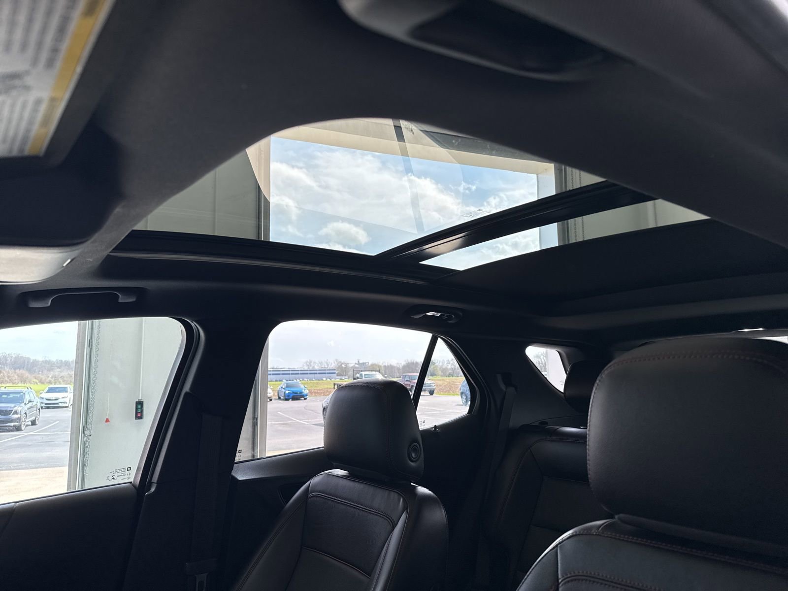 Used 2022 Chevrolet Equinox RS w/ RS Leather Package image 22